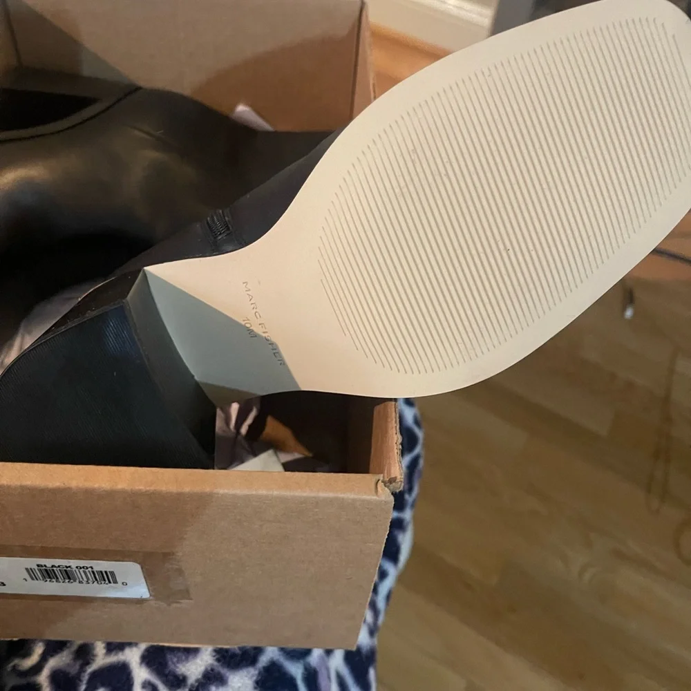 Marc fisher black genuine leather chunk heel  boots 10M